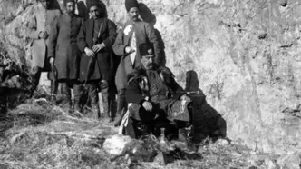 طمع ناصرالدین شاه برای حک کردن تصویرش در کوه بیستون!