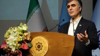 فرزین: اگر نرخ ارز مرکز مبادله افزایش یابد تورم شدید ایجاد می کند/ هر دو بازار رسمی و غیر رسمی را با هم کنترل می کنیم