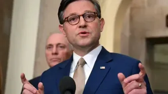 رئیس مجلس نمایندگان آمریکا: سنا باید در پی تعطیلی دولت در تعطیلات آخر هفته کار کند