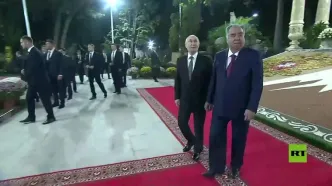 ملاقات غیررسمی ولادیمیر پوتین و امامعلی رحمان در باغ ارم