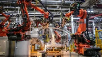 نبرد بر سر صنعت خودرو؛ دولت عقب‌نشینی می‌کند یا می‌ماند؟