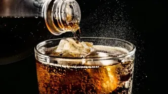 هشدار: این مدل نوشابه خطر کبد چرب را تا ۶۰ درصد بالا می‌برد!