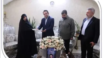بانک صادرات ایران با تقدیم 96 شهید نماد ایستادگی در کنار مردم است / آغاز افتخارآمیز تدوین تاریخ شفاهی شهدای بانک صادرات ایران