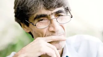 دشواری زیست شریفانه