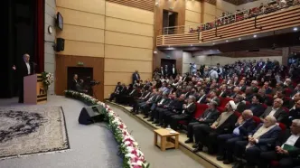 هر بخش نظام اداری فربه را که می‌خواهیم اصلاح و حذف کنیم، علیه ما جوسازی می‌شود!