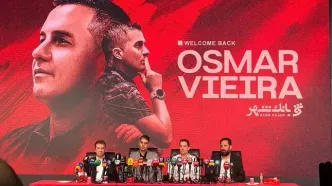 امضای قرارداد سرمربی جدید پرسپولیس در مراسم معارفه