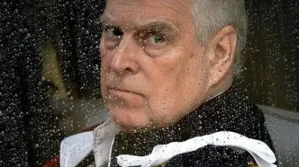 زوال تاج و تخت/ شاهزاده اندرو از سلطنت کنار رفت