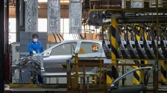 پزشکیان، ایران‌خودرو و سایپا را تهدید کرد