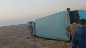 انحراف مینی بوس سرویس 14 مصدوم برجای گذاشت