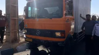برخورد خاور با 15 خودرو در بلوار سیمون بولیوار تهران