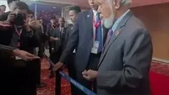 جیب‌های این نخست‌وزیر همیشه پر از شکلات است!