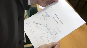 چرا ایران به فعال شدن مکانیسم ماشه پاسخ نمی‌دهد؟ / از بستن تنگه هرمز تا خروج از NPT ؛ همه تهدیدها در حد حرف ماند!