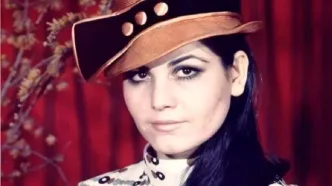 سفر در زمان؛ «بهروز وثوقی» با خودروی لوکس در کنار «پوری بنایی» در شمال شهر تهران؛ دهه 50