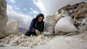 تصاویر: زنان معدن‌کار «قلعه رشید» و رقص نمک