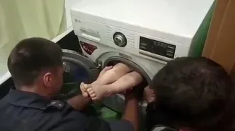 لحظه نجات کودک 4 ساله گرگانی از داخل لباسشویی!