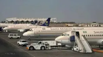 برخورد هواپیمای سعودی با دسته‌ای از پرندگان هنگام فرود در جده+فیلم