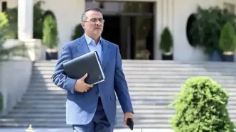 رئیس سازمان اداری و استخدامی: هیچ نیرویی را تعدیل نمی‌کنیم