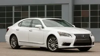 لکسوس LS به پایان خط رسید