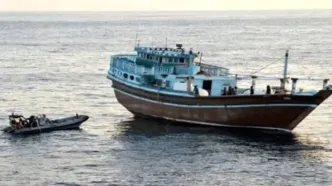 توقیف شناور حامل سوخت قاچاق در خلیج فارس