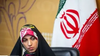 آمنه سادات ذبیح‌پور در کنار دختران بی‌حجاب+عکس