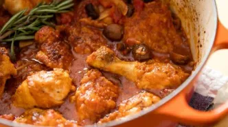 شام امشب با من: غذای فوری و خوش‌طعم؛ طرز تهیه خورش مرغ و گوجه