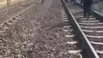 چالش صبحگاهی مسافران: ماجرای گیر افتادن مردم در واگن‌های مترو تهران چیست؟