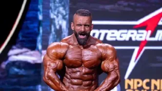 امضای وطن‌پرستانه هادی چوپان در قلب آمریکا!