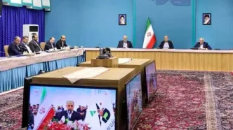 پزشکیان: سرعت ساخت نیروگاه‌های خورشیدی افزایش یابد