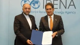 سفیر ایران در امارات استوارنامه خود را به مدیرکل «آیرنا» تسلیم کرد