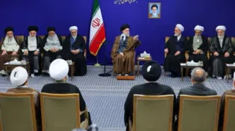 رهبر انقلاب : میرزای نائینی از استوانه‌های رفیع حوزه کهن نجف است