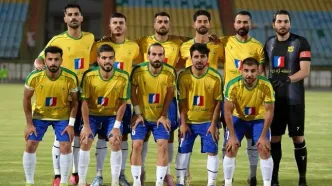 تصویر جالب سرمربی صنعت نفت آبادان بعد از صعود تیمش