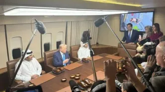 دیدار ترامپ و امیر قطر در هواپیمای رئیس جمهور آمریکا