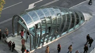 معماری خاص این ایستگاه مترو توجه‌‌ها را جلب می‌کند