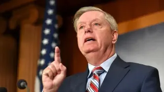 سناتور تندرو: آمریکا با فشار به ایران می‌خواهد پوتین را پای میز صلح بکشاند