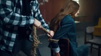 نقشه پیچیده دختر جوان تهرانی برای تیغ‌زدن پدر