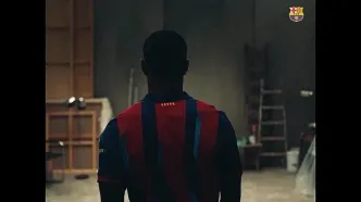 کلیپ جذاب رونمایی از کیت چهارم بارسلونا؛ الهام گرفته از فصل ۲۰۰۵/۰۶ و هت تریک رونالدینیو