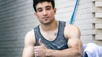 بدن‌نمایی و فیگور قهرمان سنگنوردی ایران