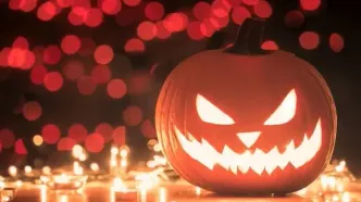 تزئین حیرت‌انگیز زوج کارولینایی/ خانه در آتش هالووین! + فیلم