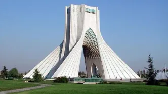 کلیپ فرمالیته یک زوج با لباس عروس متفاوت در برج آزادی