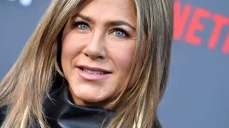 هر دو همسر سابق جنیفر آنیتسون به تولدش آمدند!