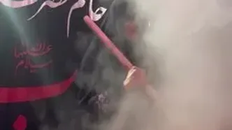 الهام چرخنده پای دیگ نذری در مراسم عزاداری فاطمیه