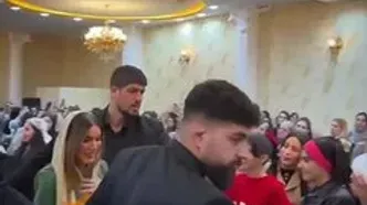 متین ستوده در محاصره بادیگاردهایش در یک مراسم!