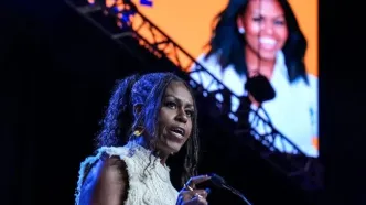 میشل اوباما می‌گوید آمریکا برای رئیس‌جمهور زن آماده نیست