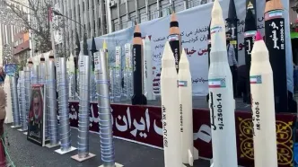 موشک و سانتریفیوژ در خیابان های تهران +تصاویر