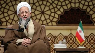 کنایه تند آیت‌الله جوادی آملی به برخی مدعیان: به‌جای نماز باران، دروغ و اختلاس را کنار بگذارید