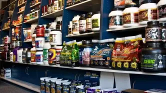 کلونی های بزرگ فروش مکمل های تقلبی در بازار تهران/ مکمل های ورزشی قاچاق؛ تهدید خاموش برای جوانان