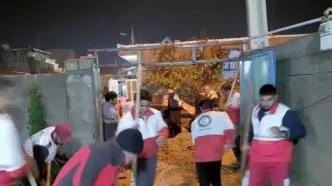 امدادرسانی هلال‌احمر به منازل سیل‌زده استان ایلام