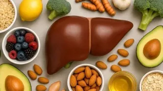 خطرات مصرف زیاد میوه: چه میوه‌هایی برای دیابتی‌ها و بیماران کبد چرب مضرند؟