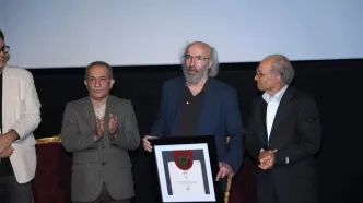 اهدای نشان سپاس موزه سینما به کیانوش عیاری