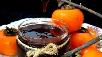 طرز تهیه شیره خرمالو: گنجینه‌ای پاییزی برای آشپزخانه شما